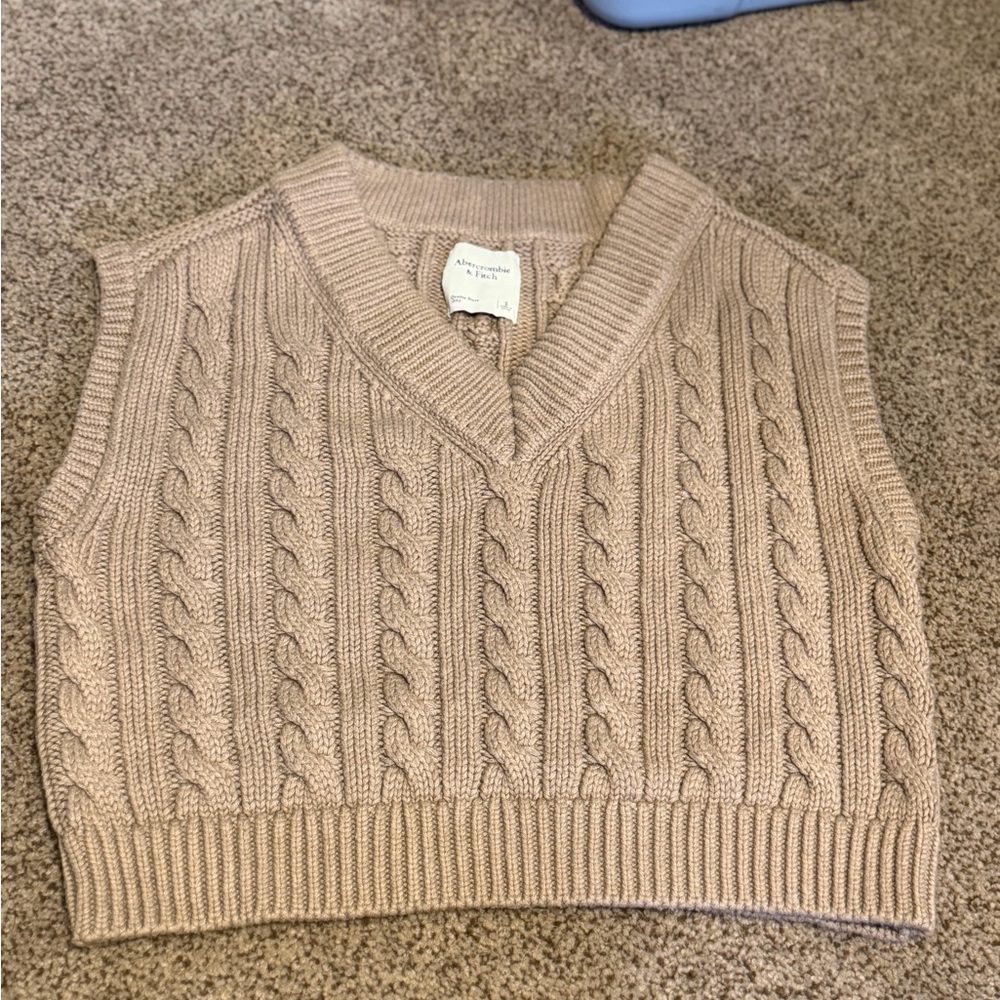 Abercrombie & Fitch Beige Cable Knit V-Neck Sweater Vest